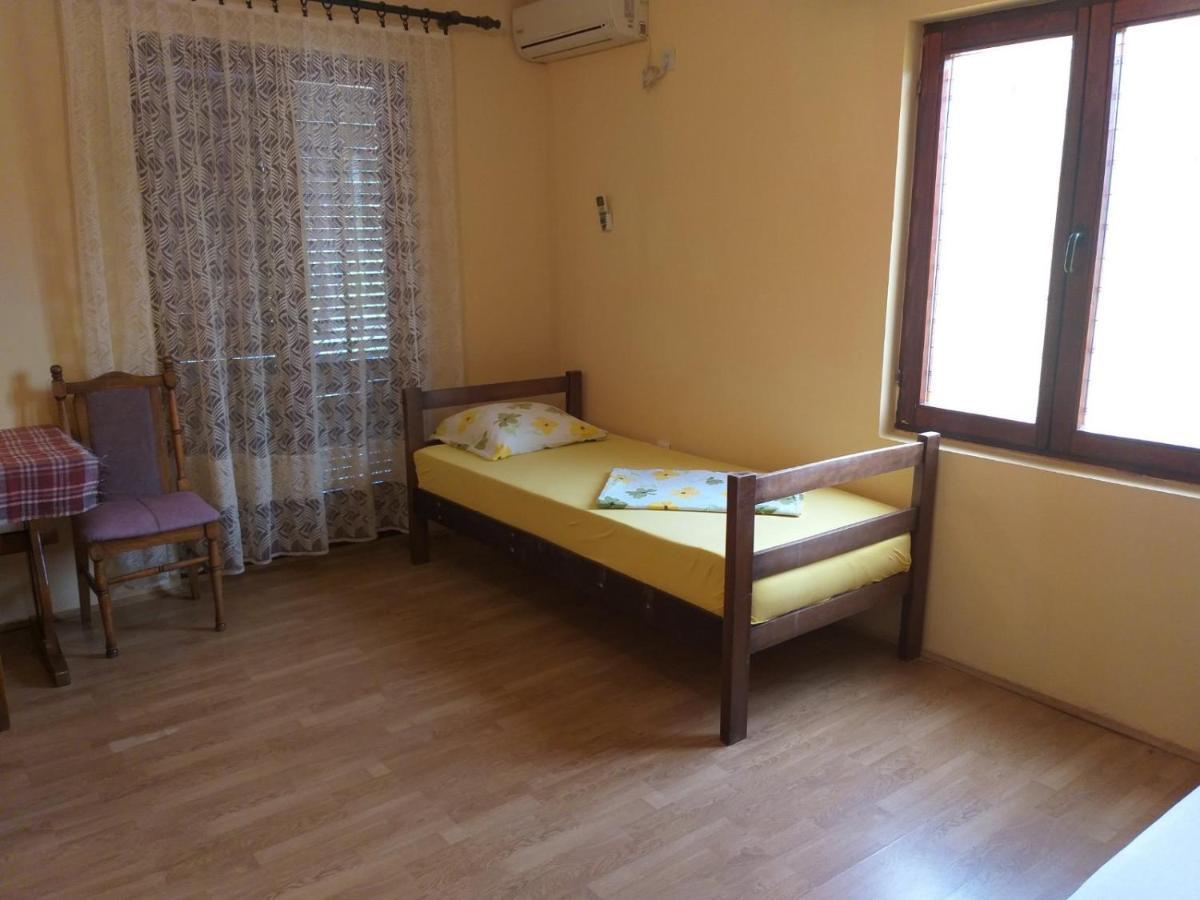 Apartment Davidovic Тиват Екстер'єр фото
